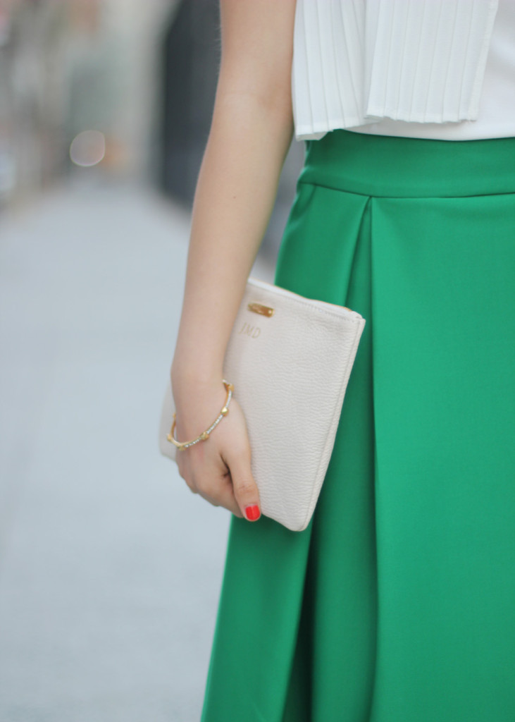 Cream & Kelly Green Outfit