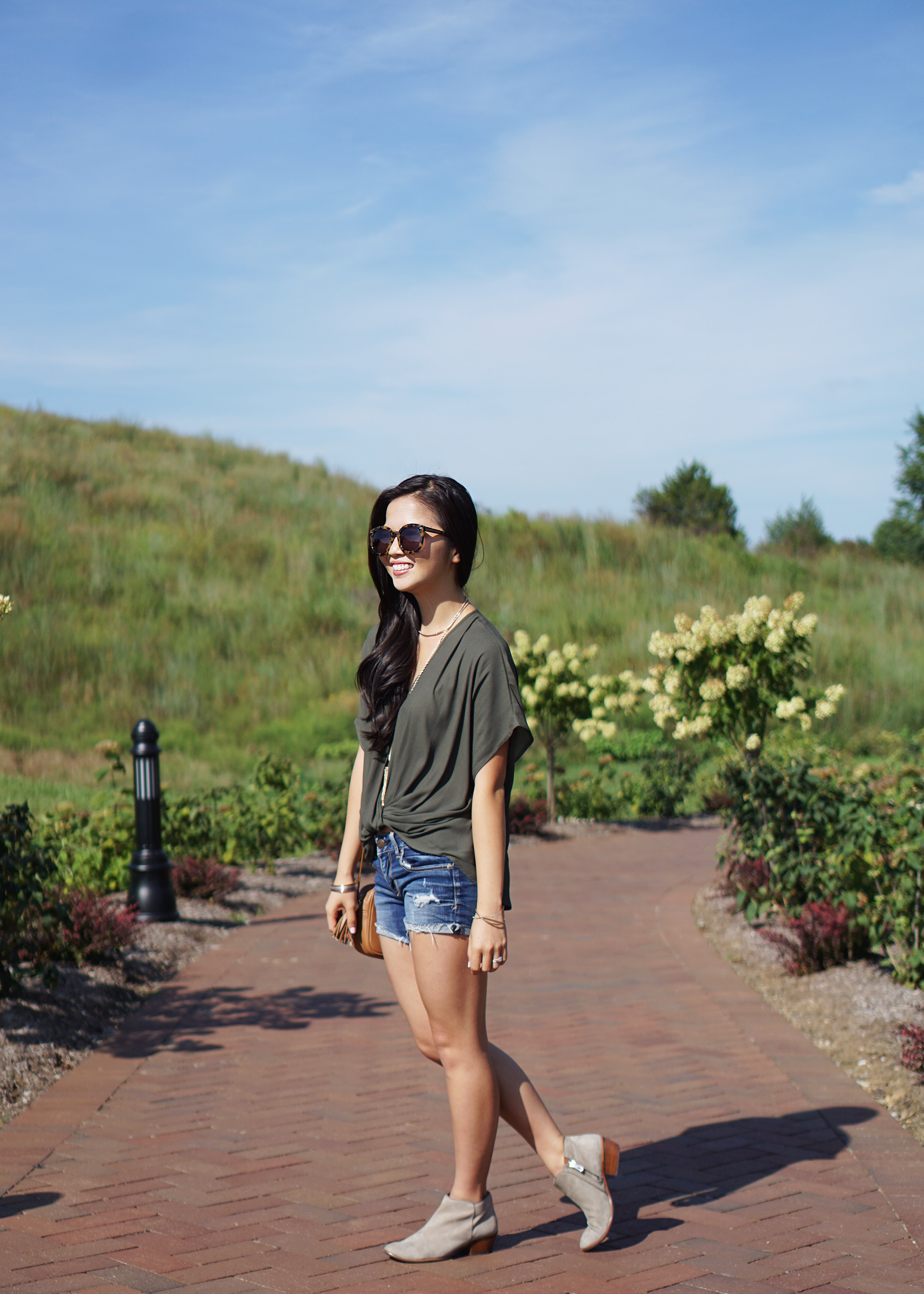 Easy Weekend Outfit / Olive Top & Cuffed Denim Shorts