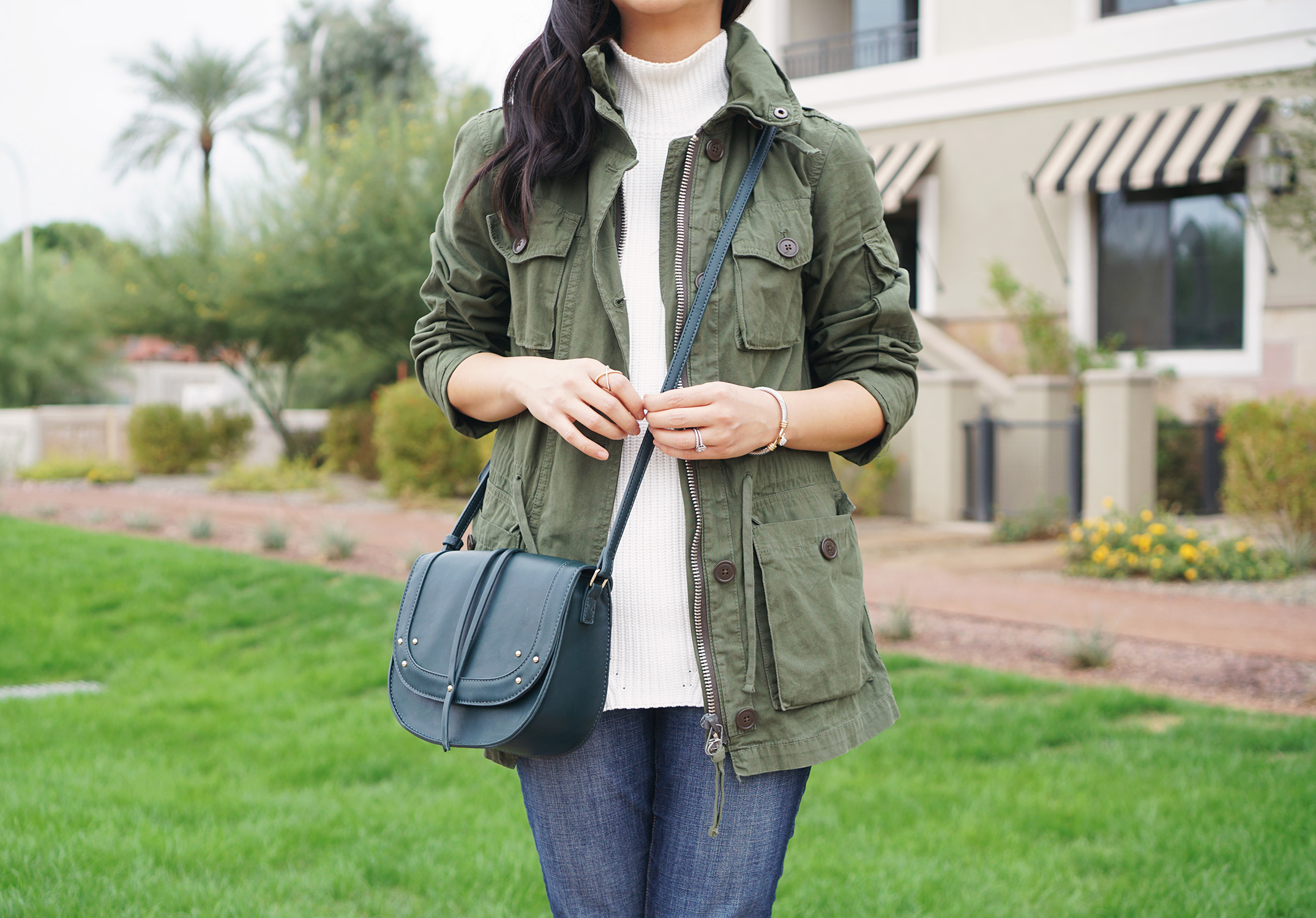 Fall Outfit / Army Jacket & Cream Turtleneck