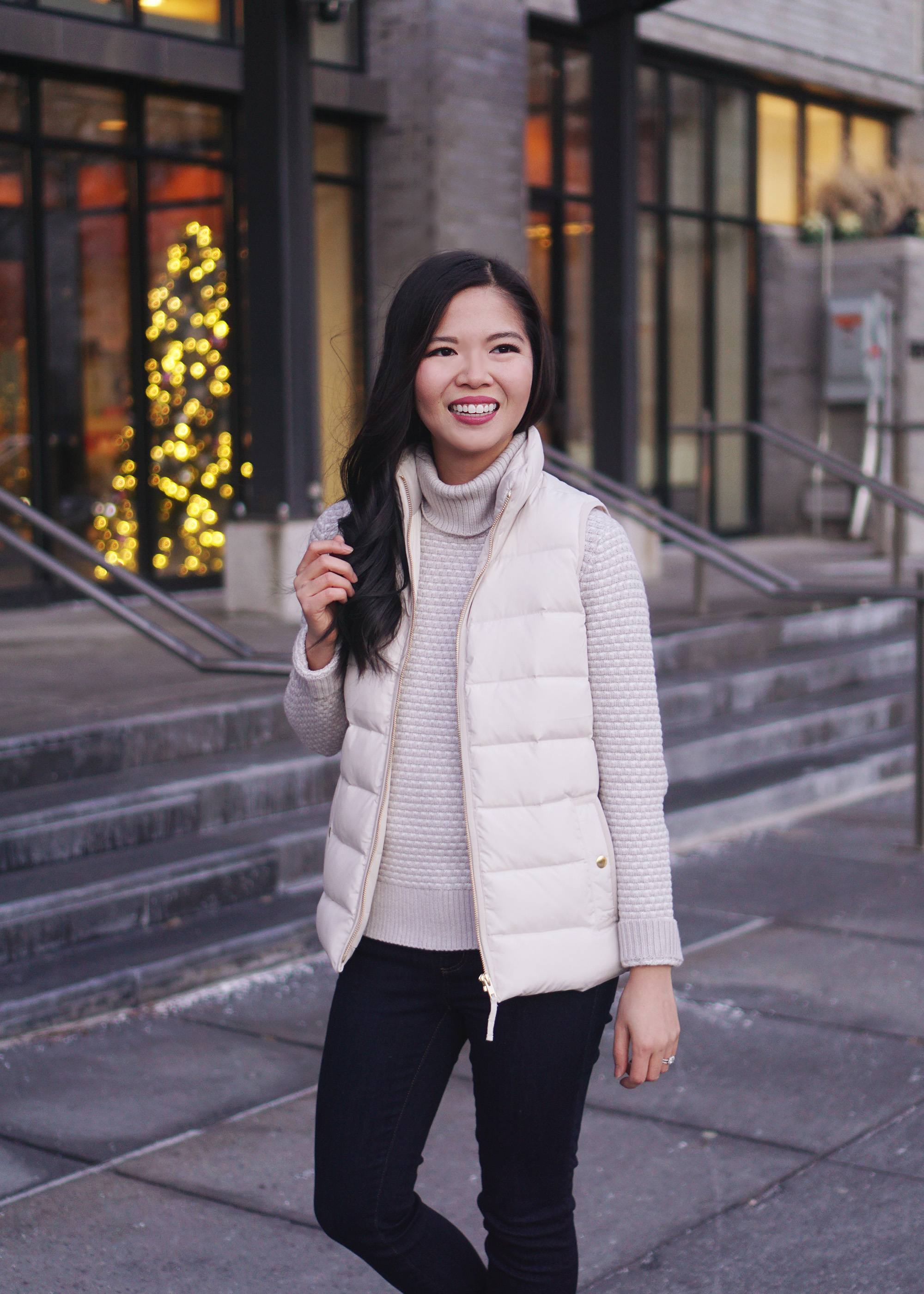 Winter Outfit Ideas / Grey Turtleneck & Cream Puffer Vest