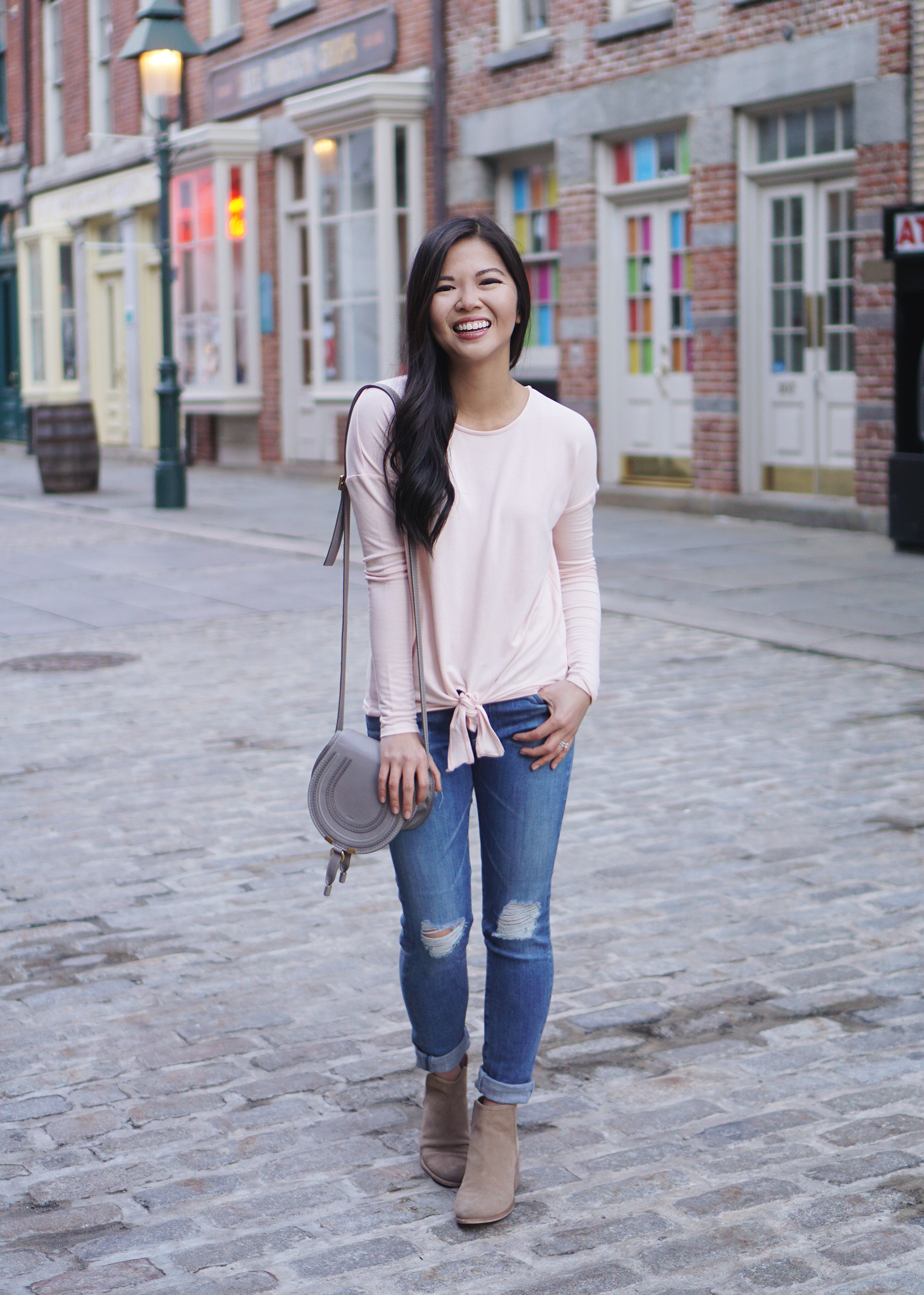 Casual Outfit for Spring / Pink Tie Front T-Shirt & Ripped Jeans