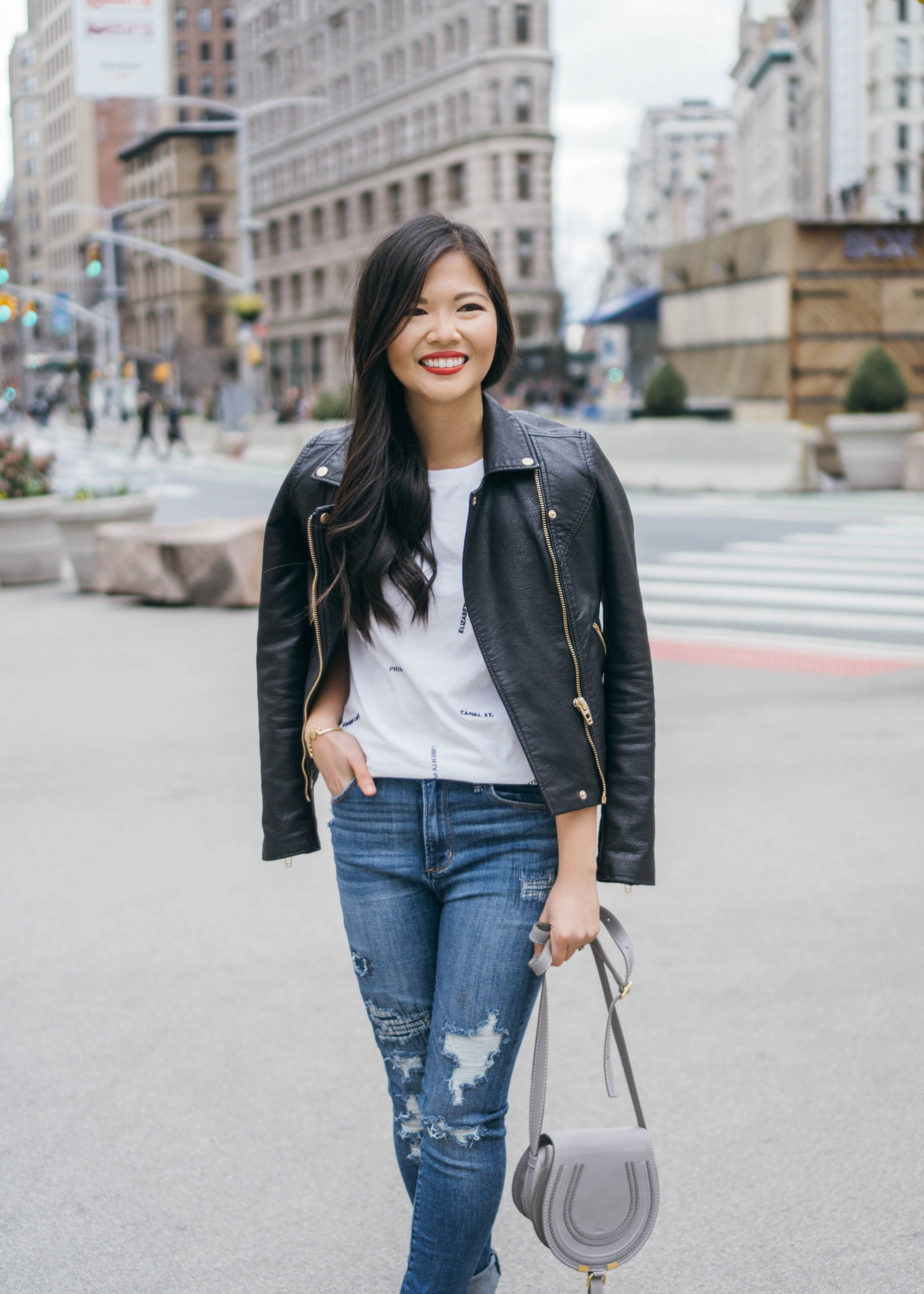 Casual Outfit Inspiration / Leather Jacket & Ripped Jeans