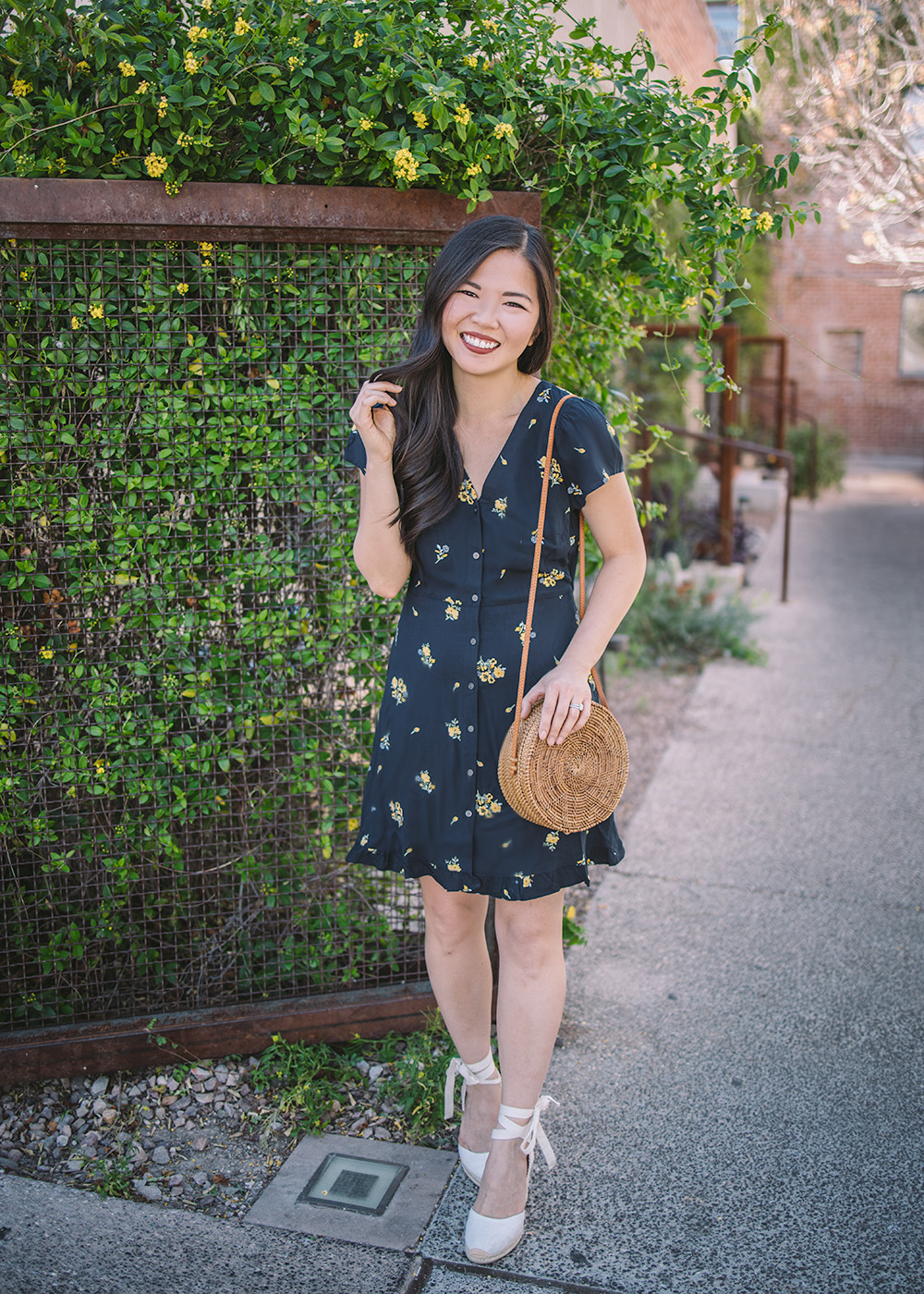 Spring Outfit Idea / Floral Short Sleeve Dress