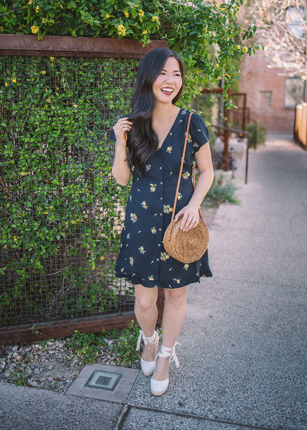 Spring Outfit Idea / Floral Short Sleeve Dress