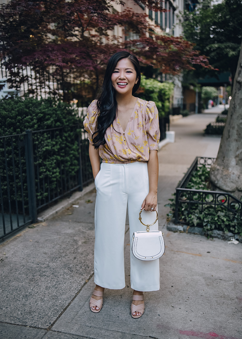 http://skirttherulesblog.com/wp-content/uploads/2020/06/Nude-Floral-Puff-Sleeve-Top-White-Wide-Leg-Pants-4.jpg